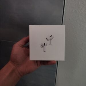 Apple White Wireless Earbuds
